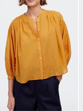 Madewell Shirred Crewneck Button-Up Top in “Pollen” Yellow Size XS
